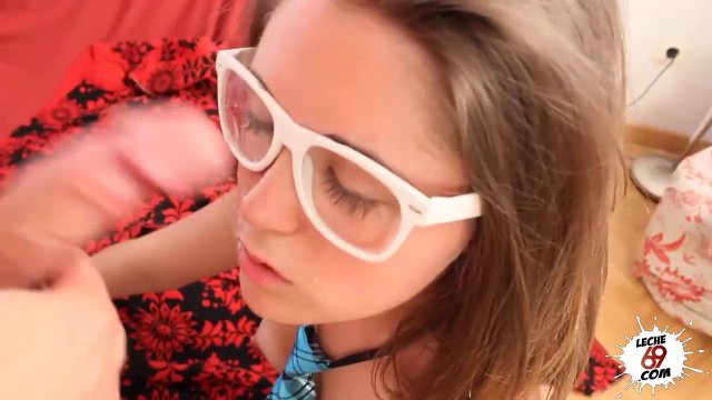 Превью Безбашенная студентка классно насаживается на крепкий член приятеля № 16233