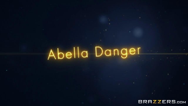 Превью Сексуальная блондинка долбится с дилдо и с крепким членом мужика № 35413