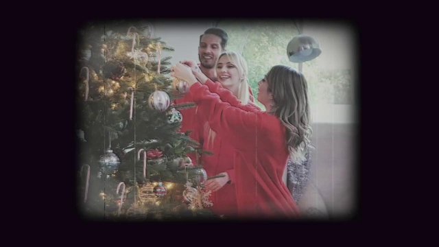 Превью Две студентки соблазнили преподавателя на секс втроем у него дома № 35469