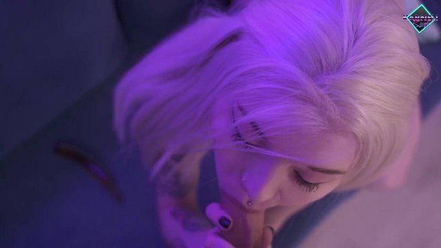 Превью Блондинка после дрочки с дилдо долбит с парнем в пилотку № 35493