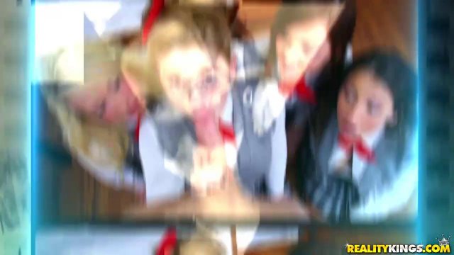 Превью Молодой самец отлично справился с двумя похотливыми вагинами № 35548