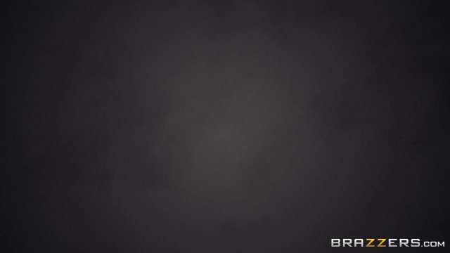 Превью Лесбиянки вдвоем балуются секс-игрушкой и оральными ласками на кровати № 35564