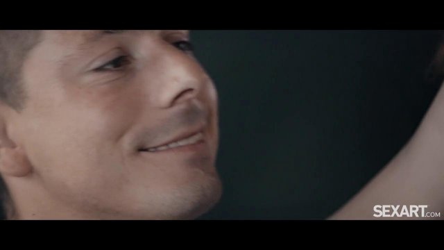 Превью Сучка отвлекает любимого от скучного досуга и трахает его по утру № 36173