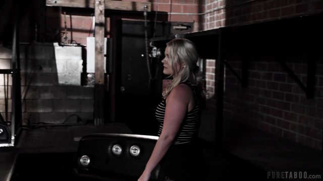 Превью Чувак испытал разные БДСМ тактики на горячей блондинке № 36179