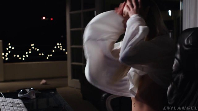 Превью Развратница приласкала свои дырки и отдалась мужику в лосинах № 36187