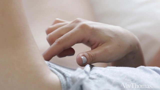 Превью Красотка балует лесбиянку нежным кунилингусом для утренней бодрости № 36201