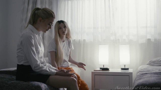 Превью Начальница вынудила сотрудницу заняться лесби сексом № 36213