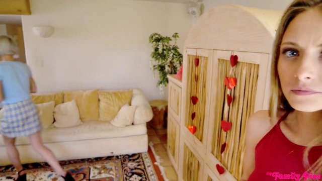 Превью Парень развел сразу двух шлюшек на тройничок ЖМЖ № 37742