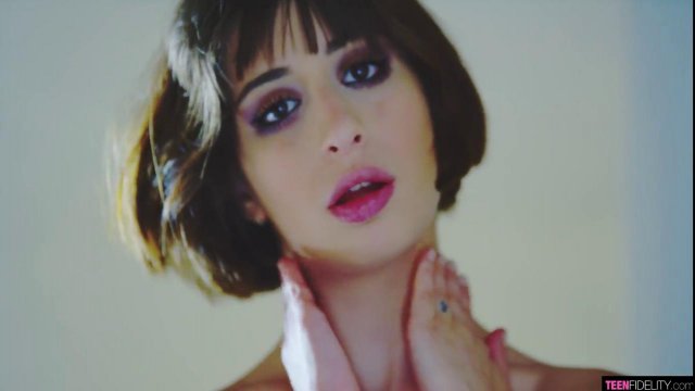 Превью Девка с татуировками глубоко отсосала и потрахалась № 37747