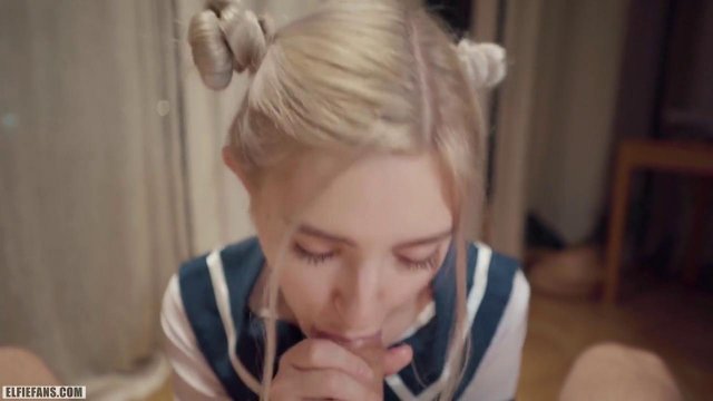 Превью Белокурая красотка с большой грудью трахается в бритую киску № 37764