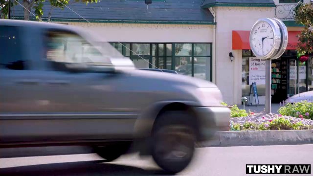 Превью Сперва дает в жопу и только потом делает минет № 37778