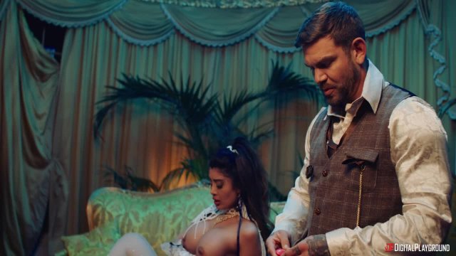 Превью Бал-маскарад завершается сексом втроём № 44868