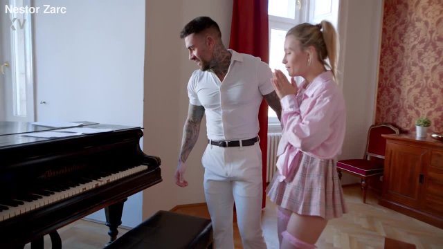 Превью Красивая девушка, достойна крупного ствола № 46452