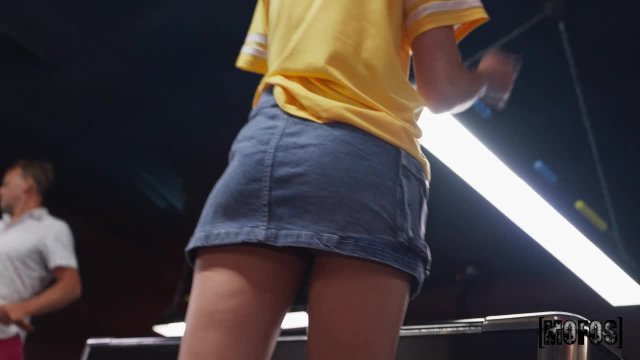 Публичный разврат в бильярдном клубе