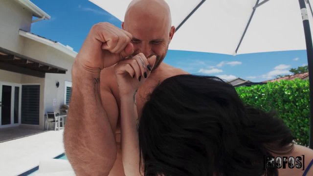 Превью Эта малышка предпочитает самые внушительные стволы № 46517